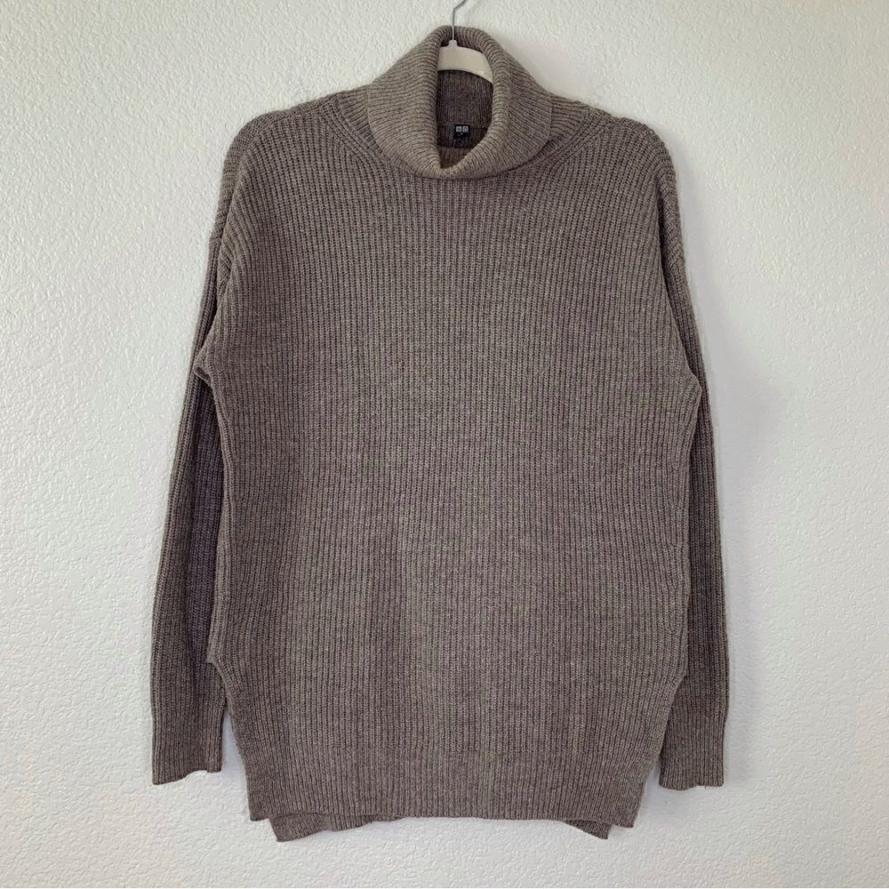 Uniqlo Wool Blend Tan Turtleneck Women’s Sweater, Sz Small